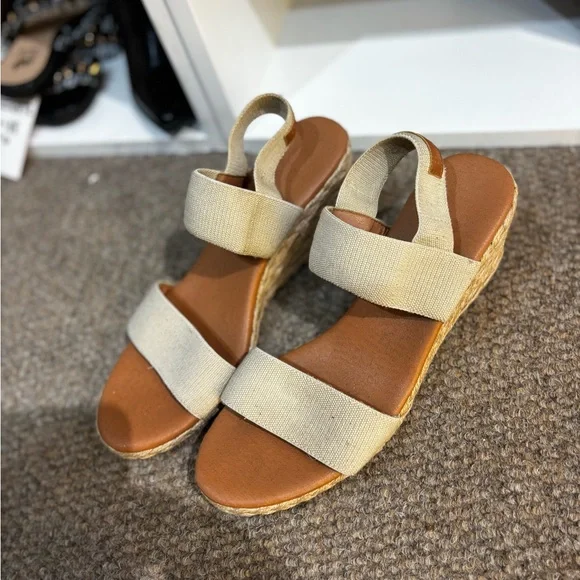 Tommy Bahama Beige Canvas Espadrille Wedge Sandals - Picture 7 of 7